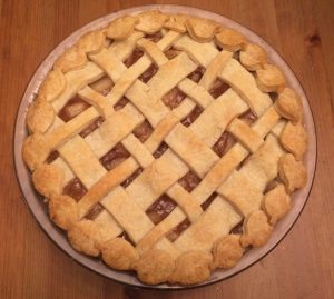 apple-pie-with-lattice-leaf-crust