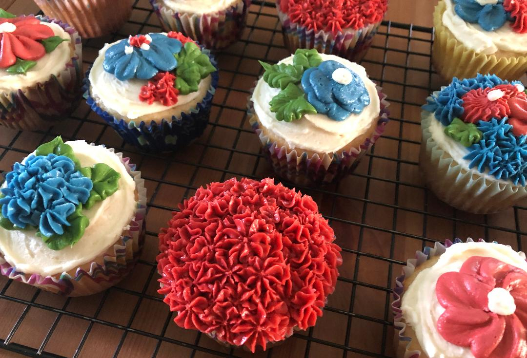 patriotic floer cupcakes