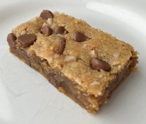 peanutbuttertoffeechocolatechipblondies